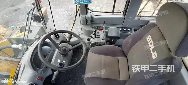 駕駛室操作臺(tái)（整機(jī)外觀及大件）