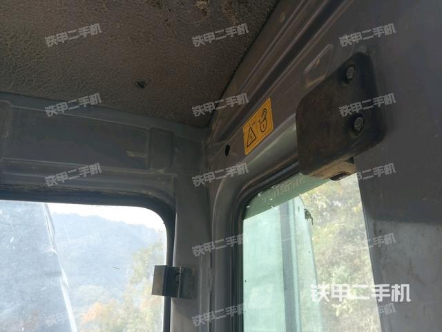 后窗玻璃角標(biāo)（駕駛室部分）