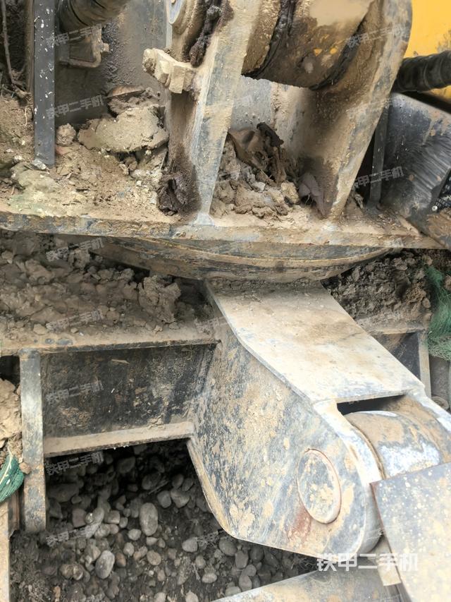 轉(zhuǎn)盤和下車架正前（工作和回轉(zhuǎn)裝置）