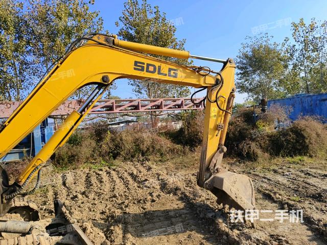 小臂整體右前(工作和回轉(zhuǎn)裝置) 小臂整體右前(工作和回轉(zhuǎn)裝置)