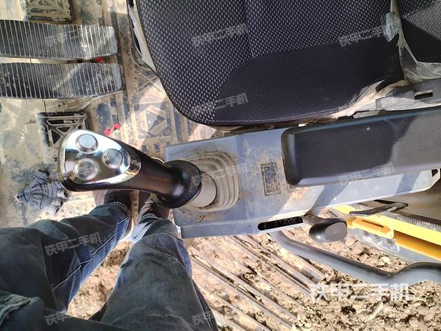 座椅左側(cè)控制臺(tái)/音響/含左手柄（駕駛室部分）