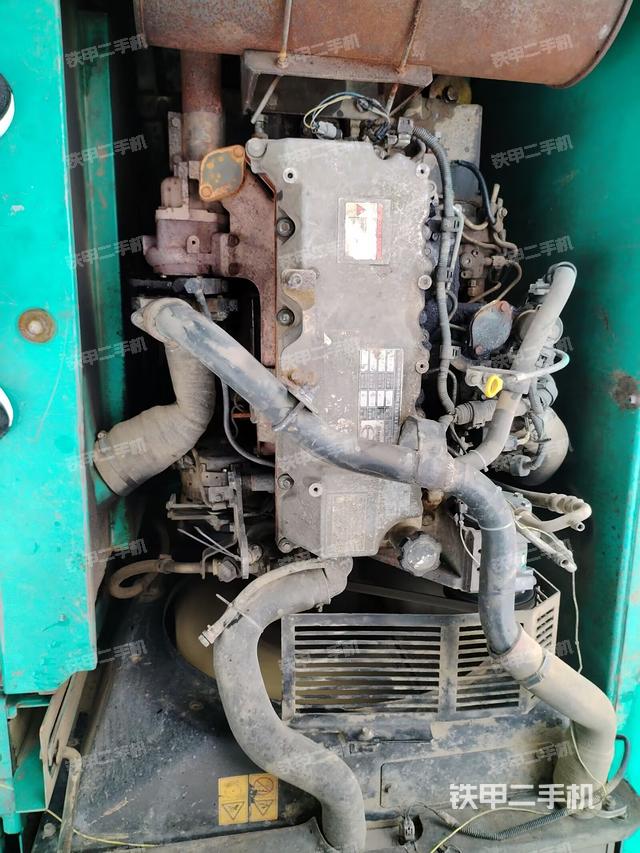 發(fā)動(dòng)機(jī)室（上車部件）