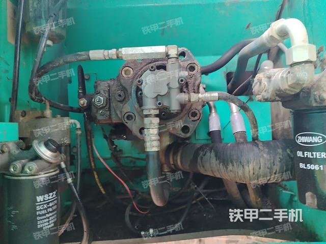 液壓泵斜45?左（大件艙室）