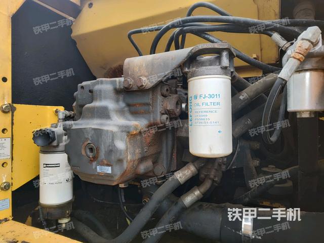 液壓泵艙室正面整體（整機(jī)外觀）