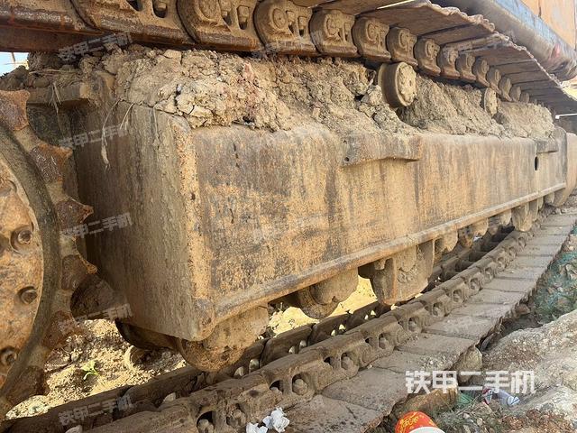 右側(cè)行走馬達蓋板(行走機構(gòu)) 右側(cè)行走馬達蓋板(行走機構(gòu))