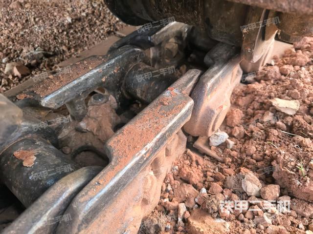 右驅(qū)動輪（行走機構(gòu)）