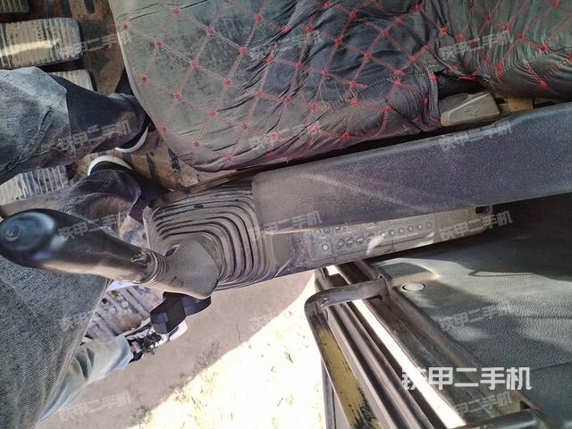 座椅左側(cè)控制臺(tái)/音響/含左手柄（駕駛室部分）