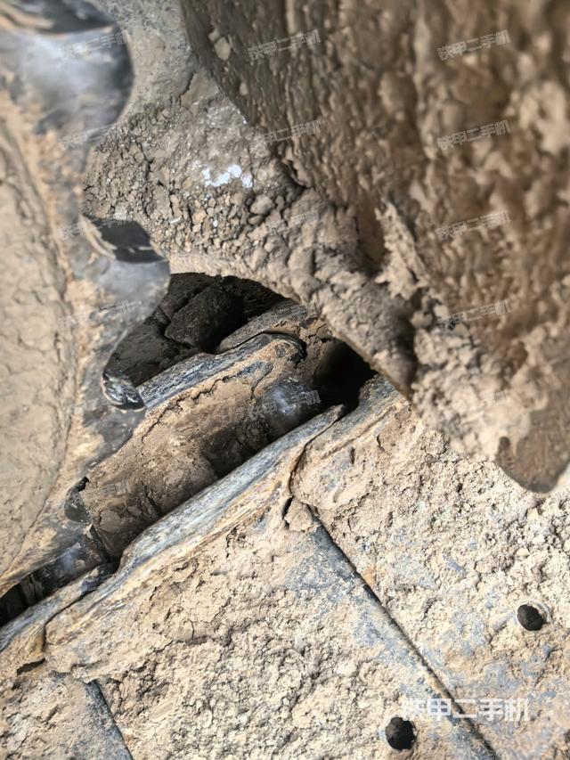 右驅(qū)動(dòng)輪（行走機(jī)構(gòu)）