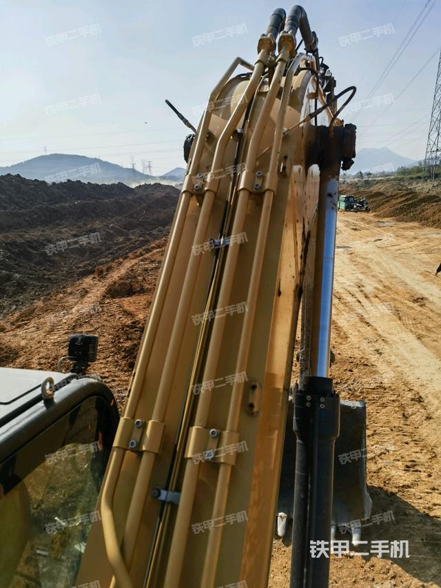 大臂背部俯視（工作和回轉(zhuǎn)裝置）