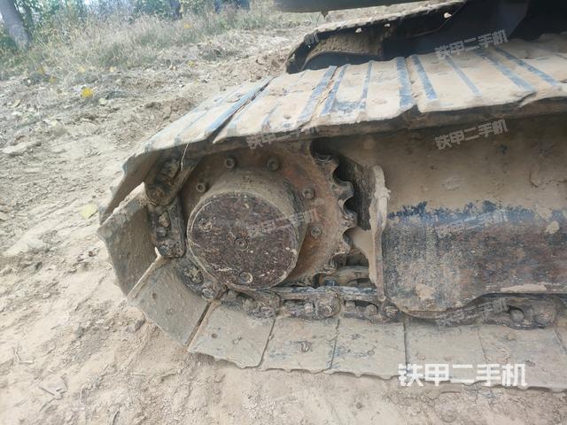 右驅(qū)動輪（行走機(jī)構(gòu)）