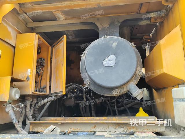 散熱器正面(大件艙室) 散熱器正面(大件艙室)