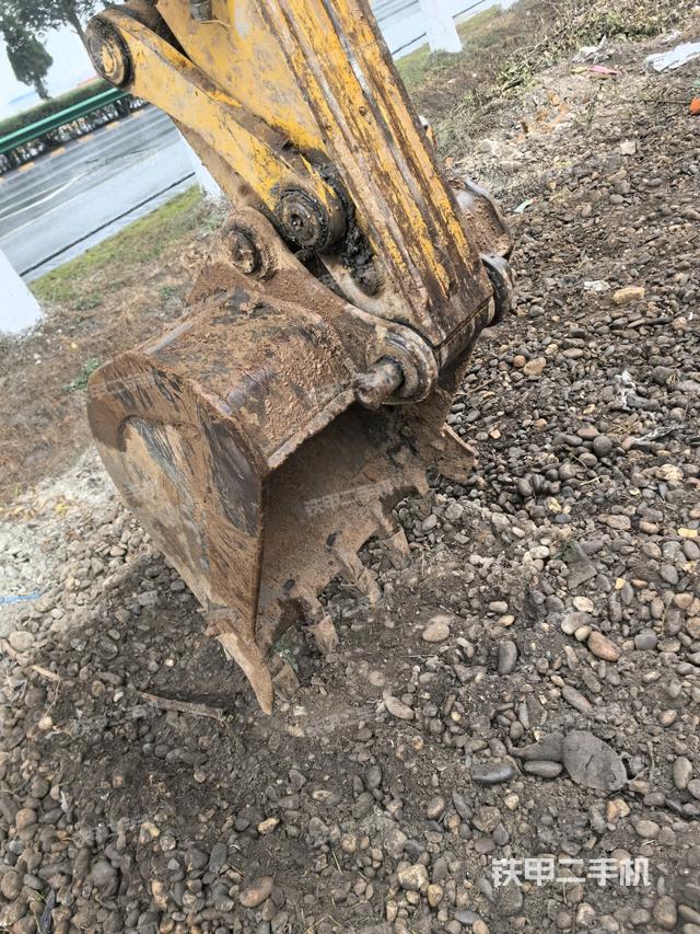 鏟斗右后整體（工作和回轉(zhuǎn)裝置）