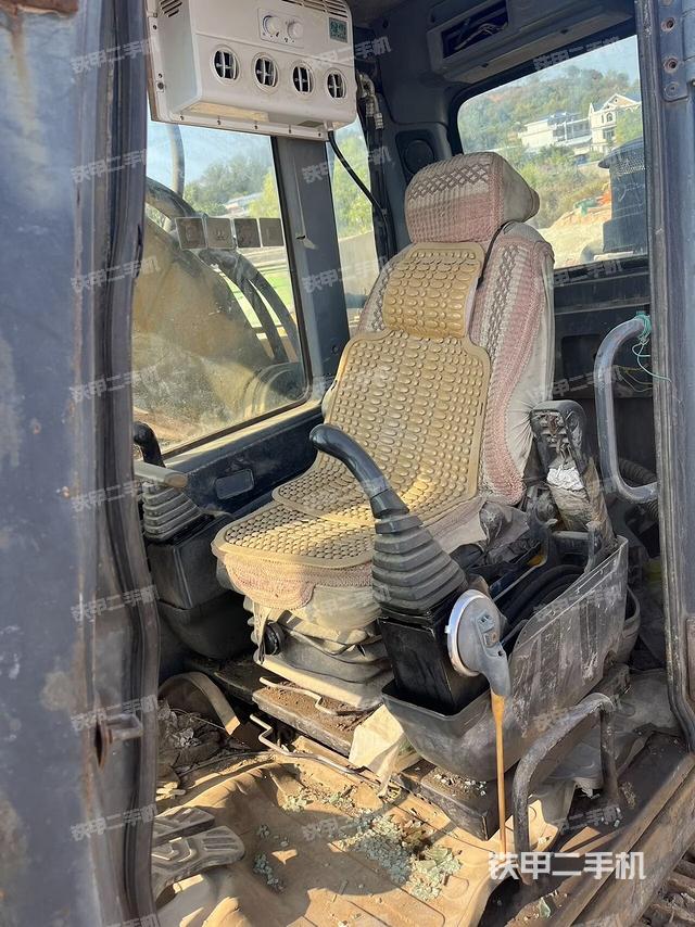 頂棚整體(駕駛室部分) 頂棚整體(駕駛室部分)