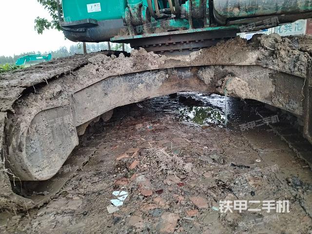 轉(zhuǎn)盤和下車架正前（工作和回轉(zhuǎn)裝置）