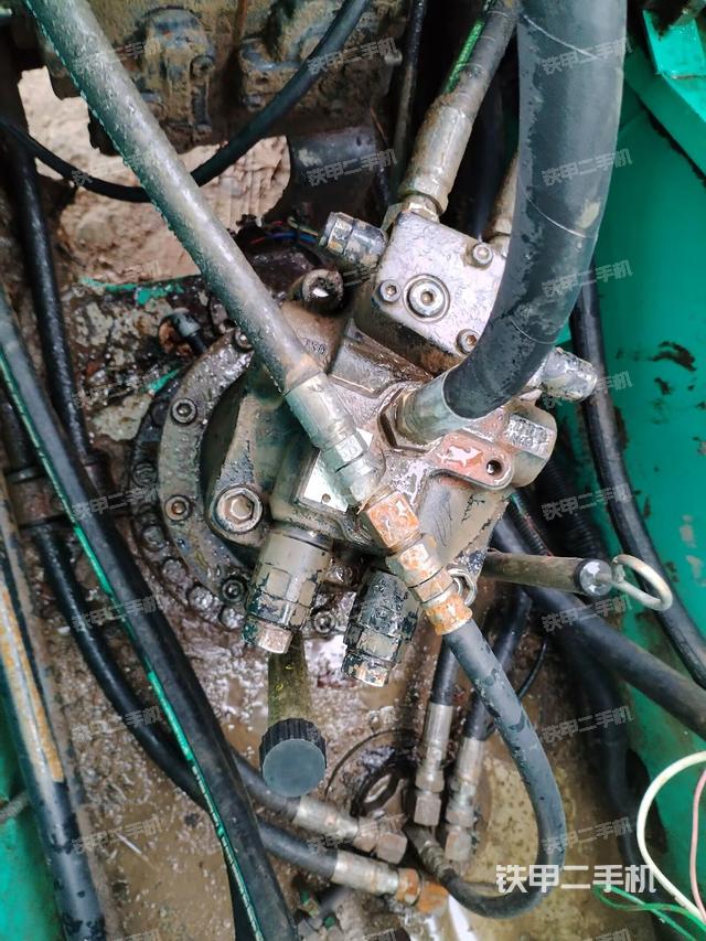 回轉(zhuǎn)馬達(dá)（上車部件）