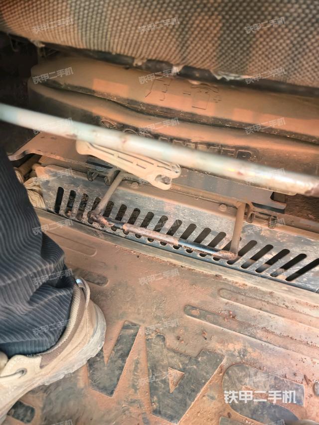 座椅右側(cè)控制臺/鑰匙門/油門/含右手柄（駕駛室部分）