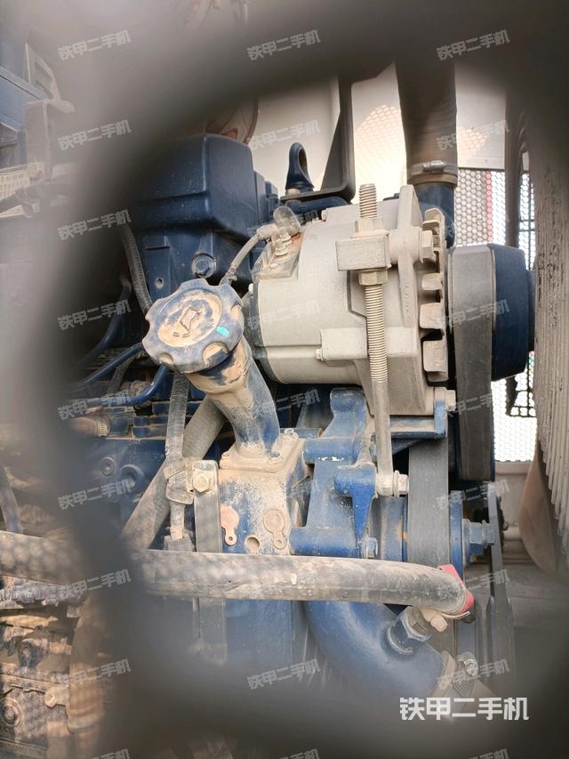 發(fā)動(dòng)機(jī)左側(cè)（整機(jī)外觀(guān)及大件）