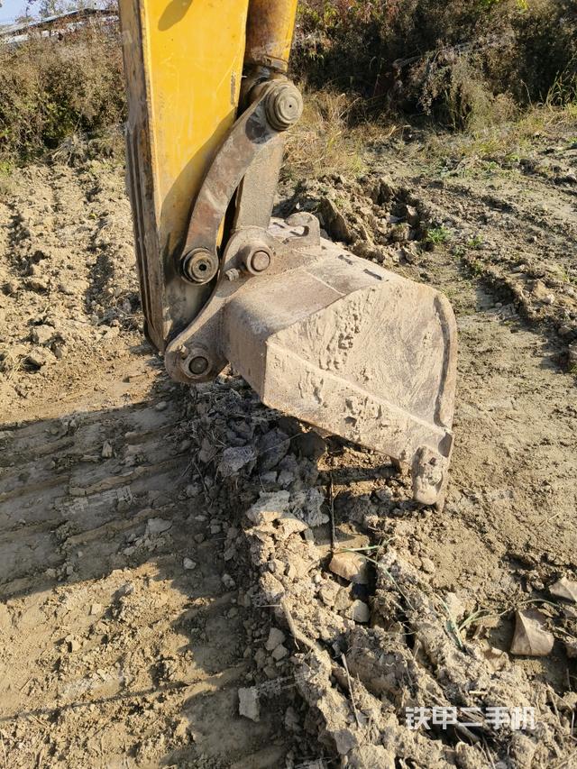 鏟斗45度(工作和回轉(zhuǎn)裝置) 鏟斗45度(工作和回轉(zhuǎn)裝置)