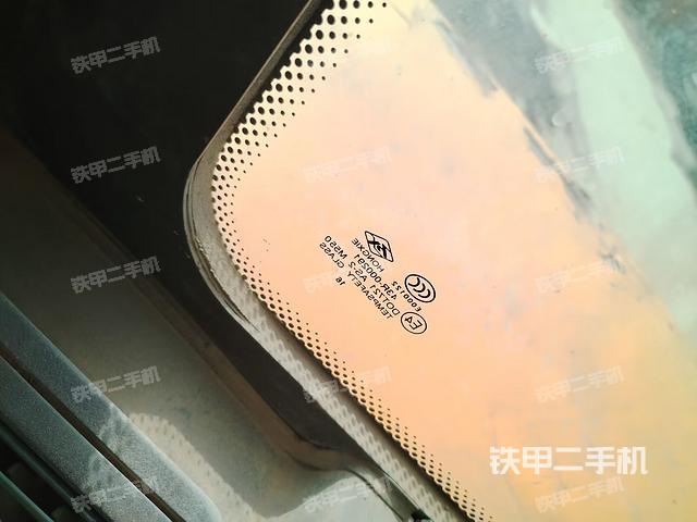 后窗玻璃角標(biāo)（駕駛室部分）