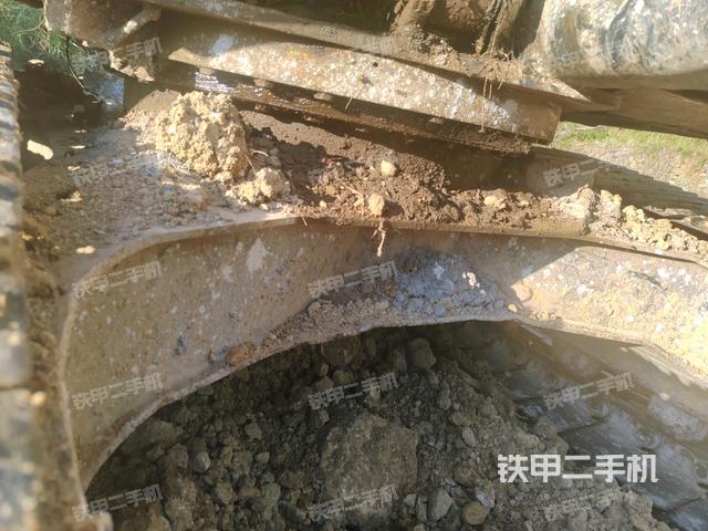 轉盤和下車架正前(工作和回轉裝置) 轉盤和下車架正前(工作和回轉裝置)