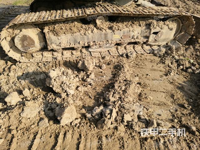 右側(cè)履帶整體?(行走機構(gòu)) 右側(cè)履帶整體?(行走機構(gòu))