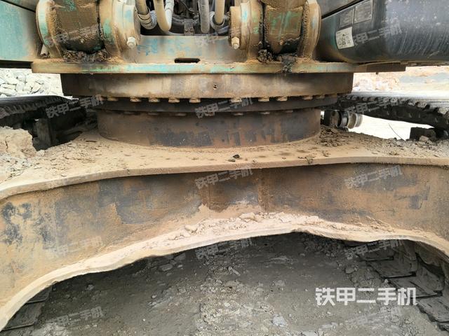 大臂根部?斜視(工作和回轉(zhuǎn)裝置) 大臂根部?斜視(工作和回轉(zhuǎn)裝置)