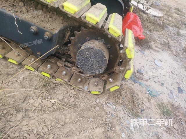 右驅(qū)動(dòng)輪（行走機(jī)構(gòu)）