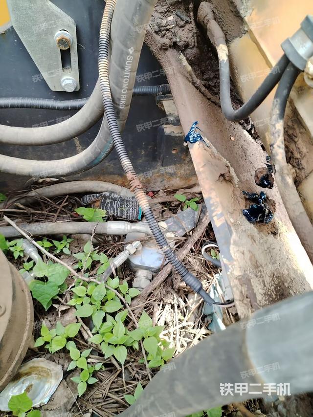 中央回轉(zhuǎn)接頭特寫（上車部件）