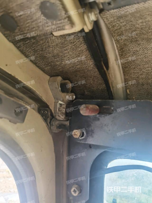 駕駛室左后45度（駕駛室部分）