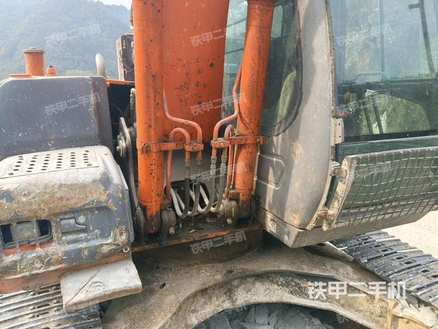 大臂根部?斜視（工作和回轉(zhuǎn)裝置）