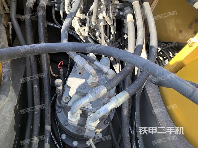 回轉(zhuǎn)馬達和主控閥（整機外觀）