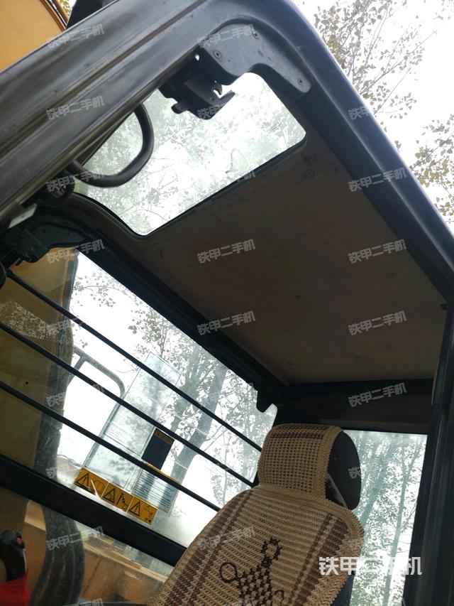 駕駛室頂部（整機(jī)外觀）