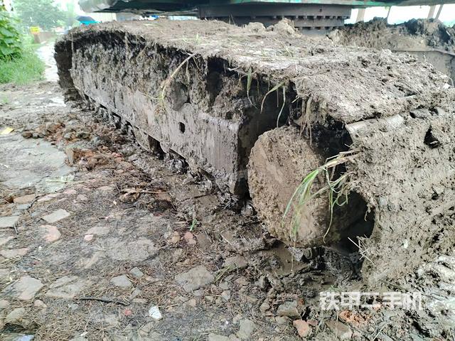 左側(cè)履帶整體?（行走機(jī)構(gòu)）