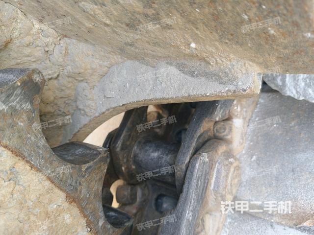 左驅(qū)動輪（行走機(jī)構(gòu)）