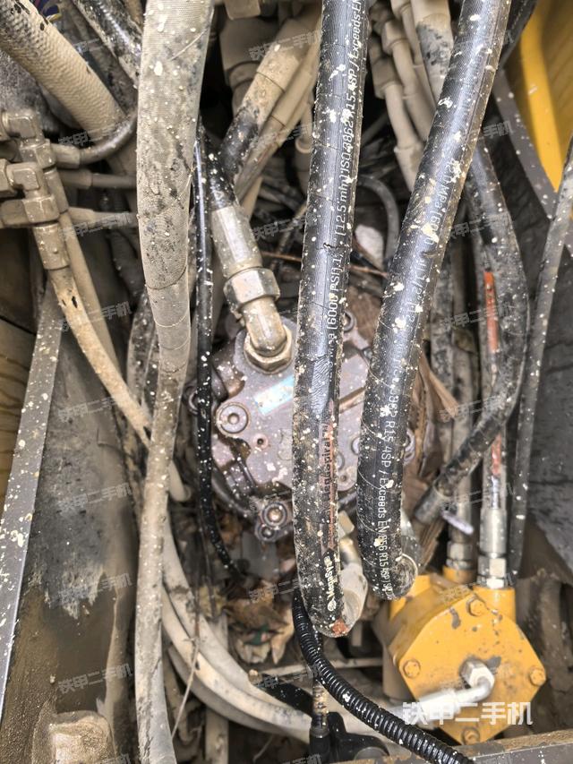 回轉(zhuǎn)馬達(dá)（上車部件）