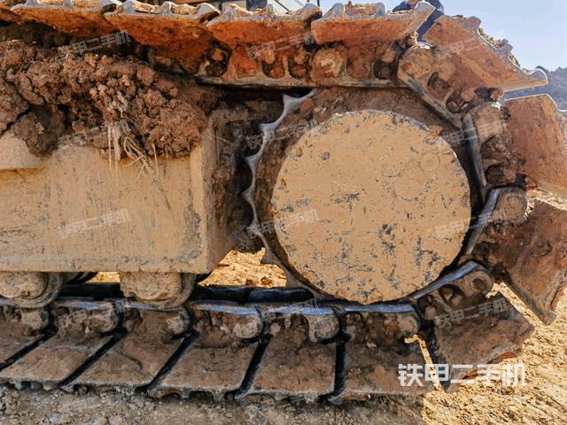 右驅(qū)動輪（行走機構(gòu)）