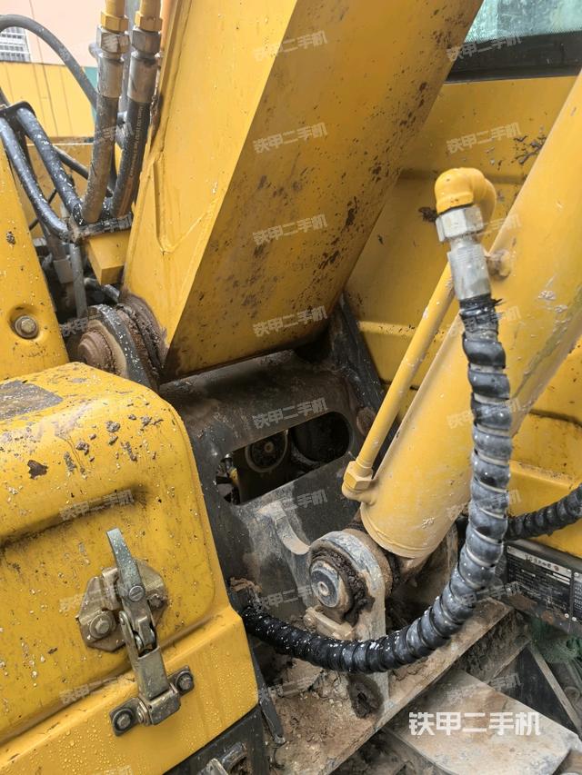 大臂根部?斜（工作和回轉(zhuǎn)裝置）