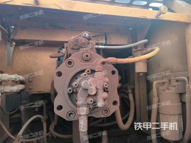 液壓泵斜45?左（大件艙室）