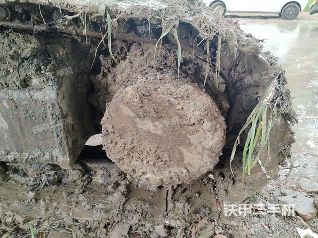 左驅(qū)動(dòng)輪（行走機(jī)構(gòu)）