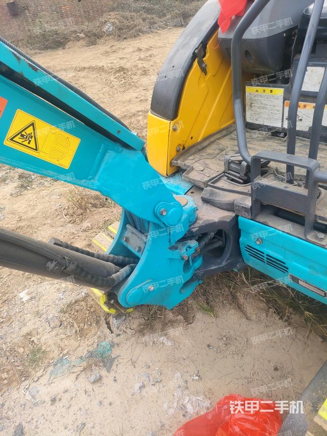 大臂根部?斜（工作和回轉(zhuǎn)裝置）