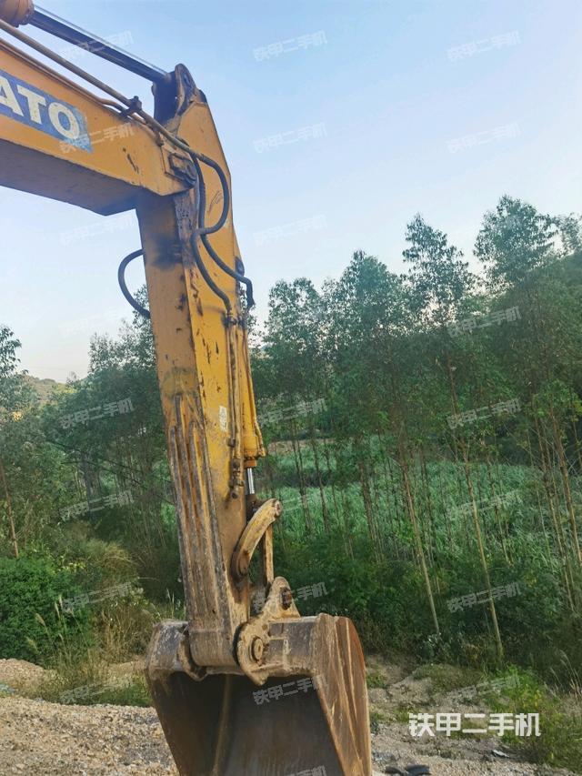 鏟斗右后整體（工作和回轉(zhuǎn)裝置）