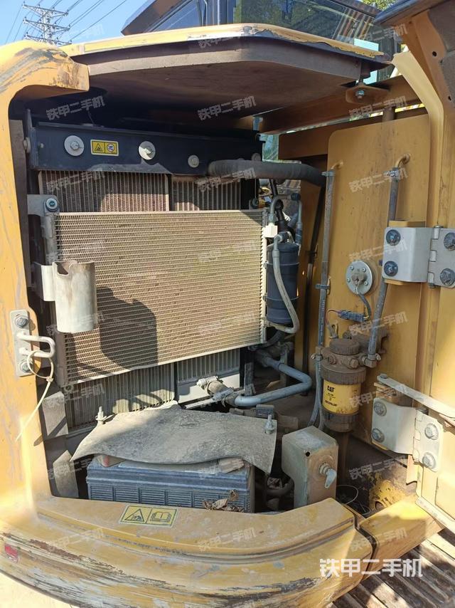 散熱器正面（大件艙室）