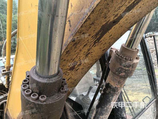 大臂油缸整體?豎拍（工作和回轉(zhuǎn)裝置）