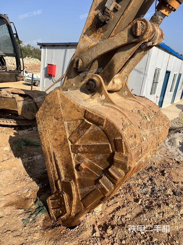 鏟斗45度(工作和回轉(zhuǎn)裝置) 鏟斗45度(工作和回轉(zhuǎn)裝置)