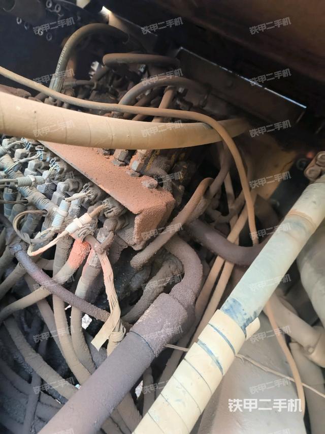 氣門室蓋螺絲特寫（上車部件）