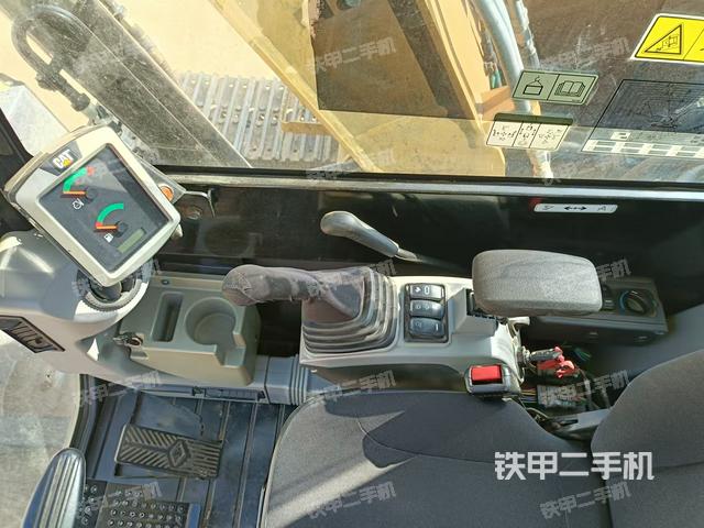 座椅右側(cè)控制臺(tái)/鑰匙門(mén)/油門(mén)/含右手柄（駕駛室部分）