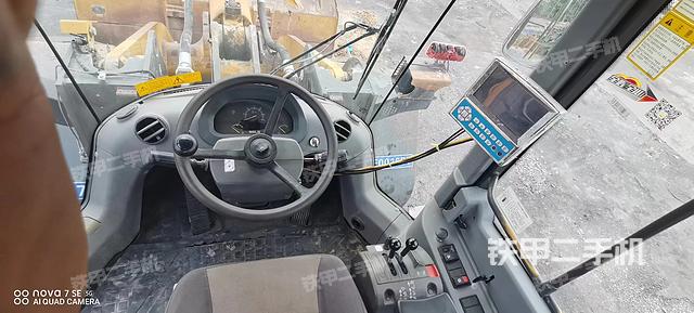 駕駛室工作臺(tái)（整機(jī)外觀及大件）