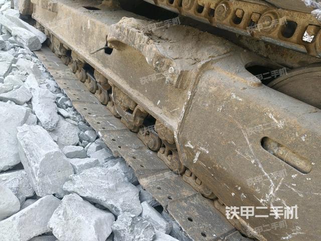 右驅(qū)動輪（行走機(jī)構(gòu)）