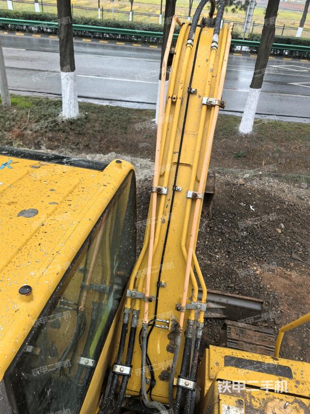 大臂背部俯視（工作和回轉(zhuǎn)裝置）