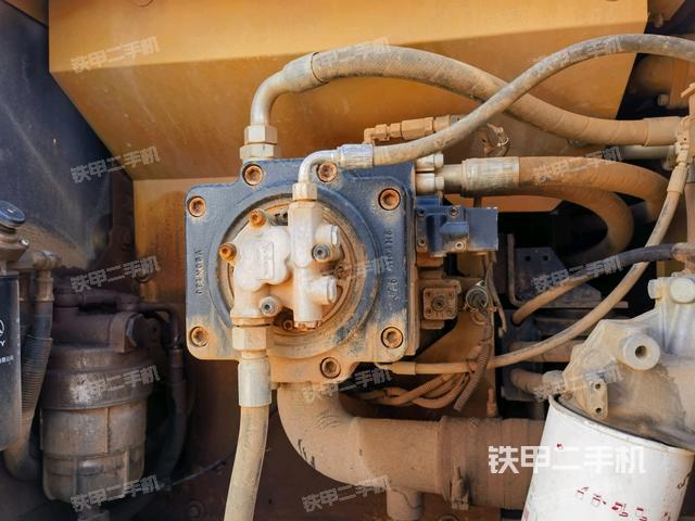 液壓泵斜45?左（大件艙室）